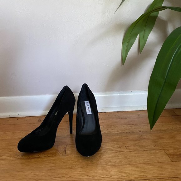 Steve Madden Black Class Heels - Picture 3 of 3